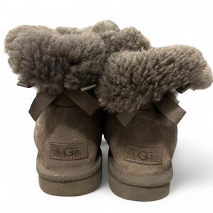 Womens Ugg Bailey Bow Boots SZ 8